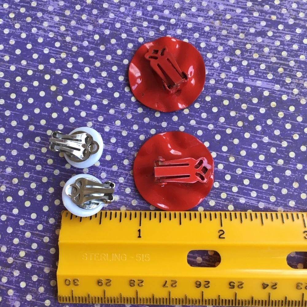 Clip-On Earrings Two Pairs Red & White - Picture 5 of 8